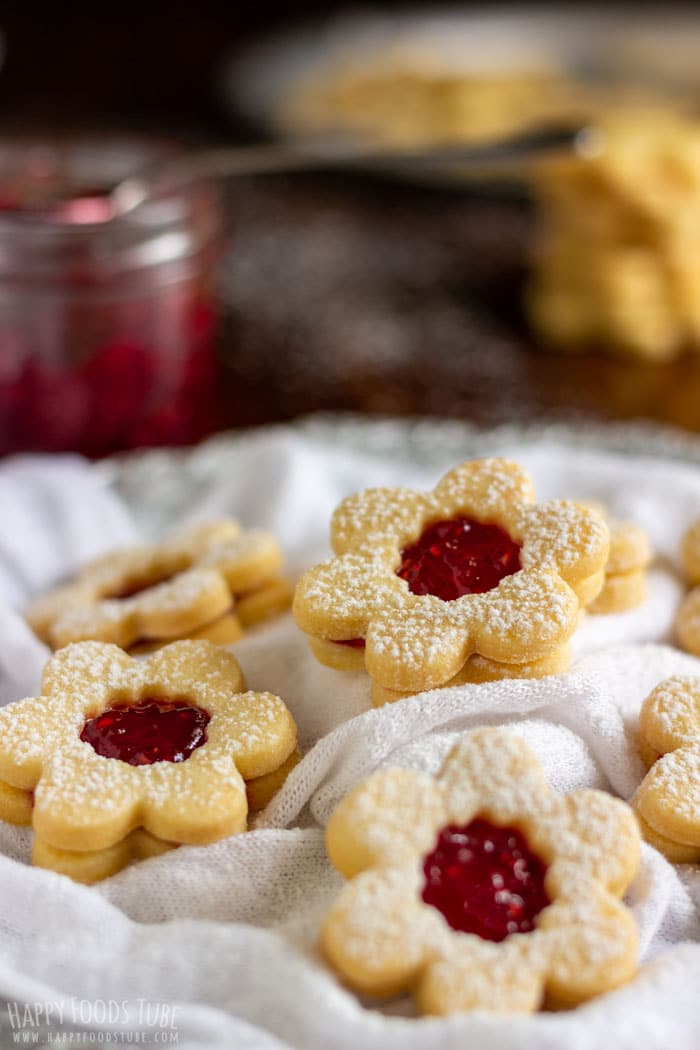 HappyFoodsTube's tweet image. 🥰😋😍 Recipe: happyfoodstube.com/homemade-linze…
Linzer Cookies - Learn to make these homemade treats with simple ingredients and a dash of love ❤️ #LinzerCookies #cookierecipe #bakingfromscratch #bakingwithlove