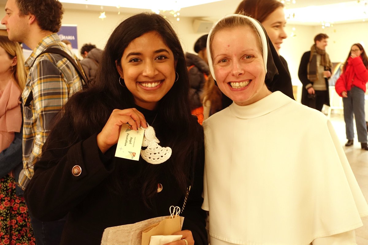 DomSrStJoseph's tweet photo. We had an incredible day at @StPatricksSoho 's Christmas Market yesterday! What a joy to be surrounded by so many Catholic creatives and to meet the beautiful people who came in from the cold to explore our stalls. #christmasmarket #adventmission #dominicards https://t.co/CJBI7jXIcZ