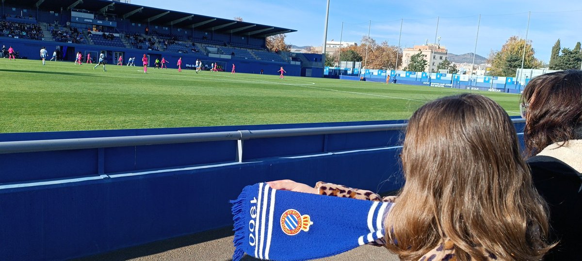 #RCDEFemeniAlhamaAJG vamooos Caracas y resto del <a href="/RCDEFemeni/">RCD Espanyol Femení</a> !!!