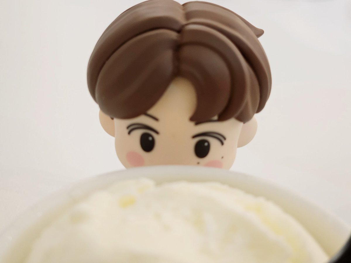 gomgom_01's tweet photo. 🍧 https://t.co/36v3I78P7b