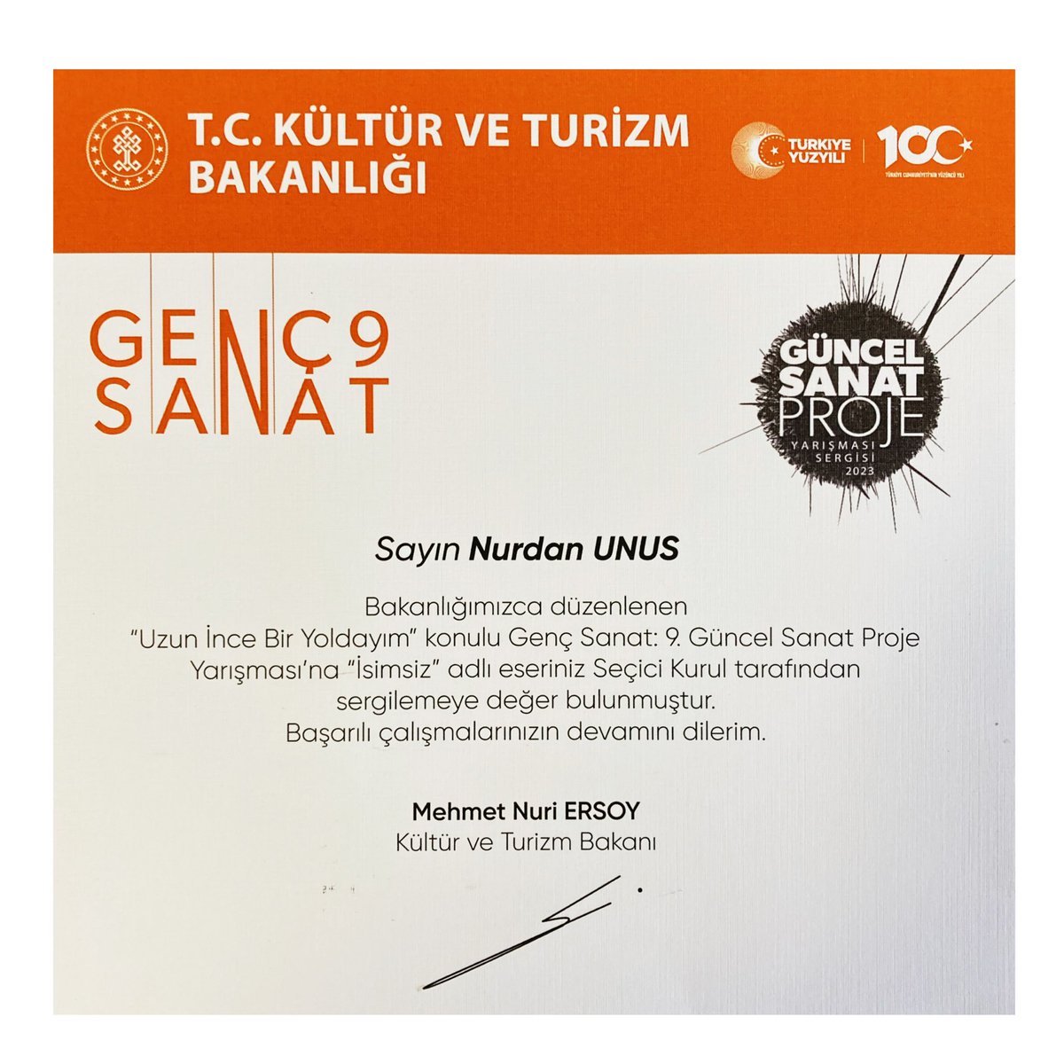 nurdan_unus's tweet photo. 9. Güncel Sanat Proje Yarışması Sergisinden, “Uzun İnce Bir Yoldayım” Aşık Veysel’in Vefatının 50. Yılı Anısına, Sergilenme Ödülü https://t.co/llfHHmqwbU