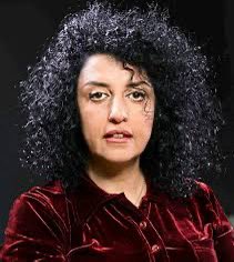 Heute bekommt sie den Friedensnobelpreis in Oslo. Sie sitzt aber im Gefängnis und wird den Preis nicht persönlich entgegennehmen können. Wir werden heute Abend im heute Journal berichten