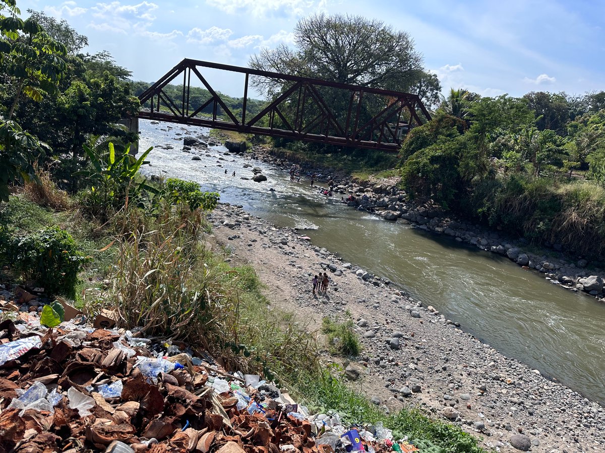 Road to Santa Lucia Cotzumalguapa! 

Captivating landscapes of #Guatemala. From getting stuck in unexpected places to giving the SolarButterfly a refreshing wash to enhance the solar panels' efficiency, every moment unfolds a new chapter.

#SolarButterflyTour #LongiSolar #Solar