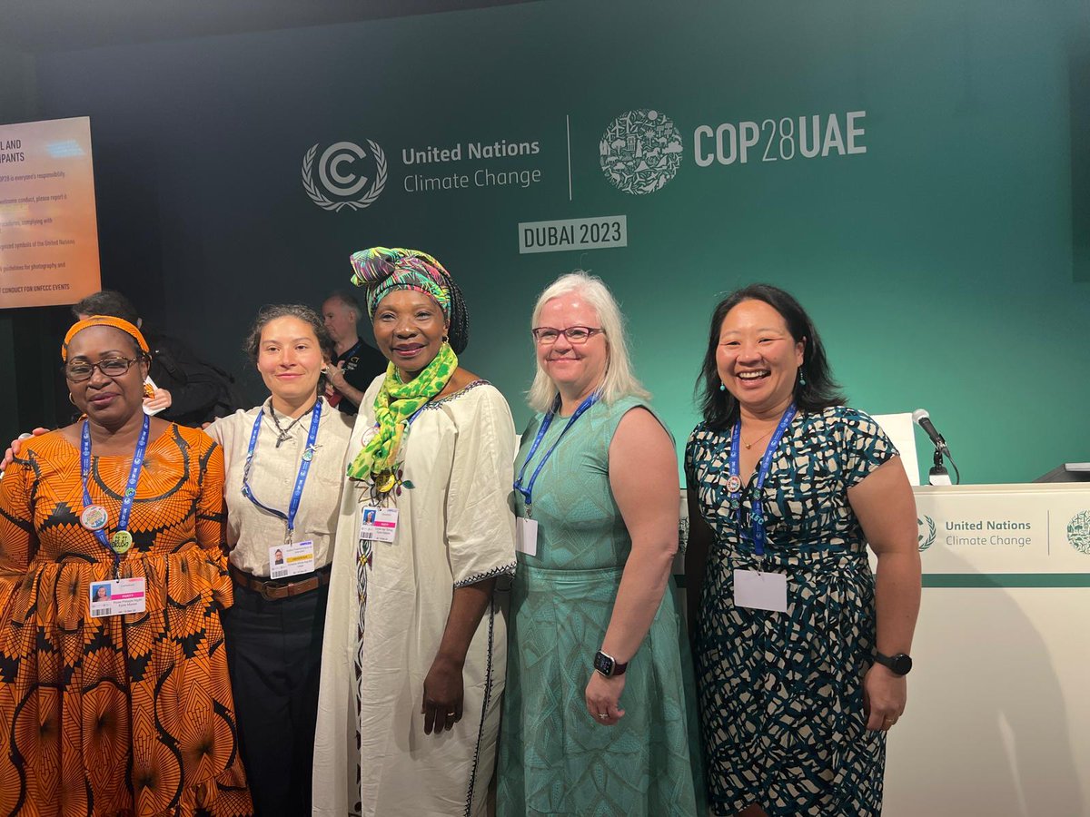 Amazing to meet up with the @HomewardBound16 network at #COP28 in the session with @ximena_avega on why 2 degrees is too high for #cryosphere and the planet and why we need action now #climatechange #sealevelrise #strongertogether