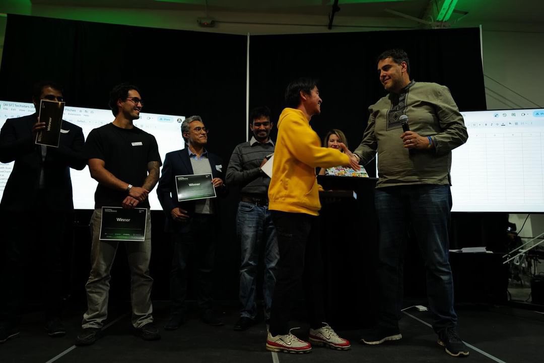 Kengogogo1999's tweet photo. A bit late recap of #techstarstartupweekend in SF. It was unbelievable that wonderful members worked hard in my team. I met my greatest co-founder 🇬🇧 from all across Antarctic Ocean, Sahil who had the literally same idea to change the world. Can’t wait to keep pursuing the vision https://t.co/BA21G3n57e