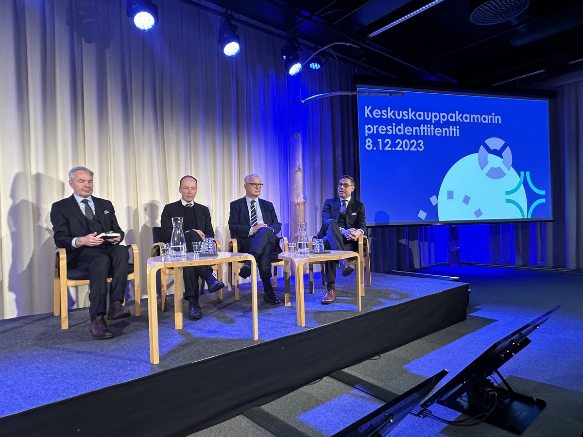 Timo Ritakallio (@ritakti) on Twitter photo Mielenkiintoinen <a href="/K3FIN/">Keskuskauppakamari</a> presidenttitentti käynnistymässä. Paikalla neljä gallupien kärkiehdokasta. Mielenkiintoinen <a href="/K3FIN/">Keskuskauppakamari</a> presidenttitentti käynnistymässä. Paikalla neljä gallupien kärkiehdokasta.