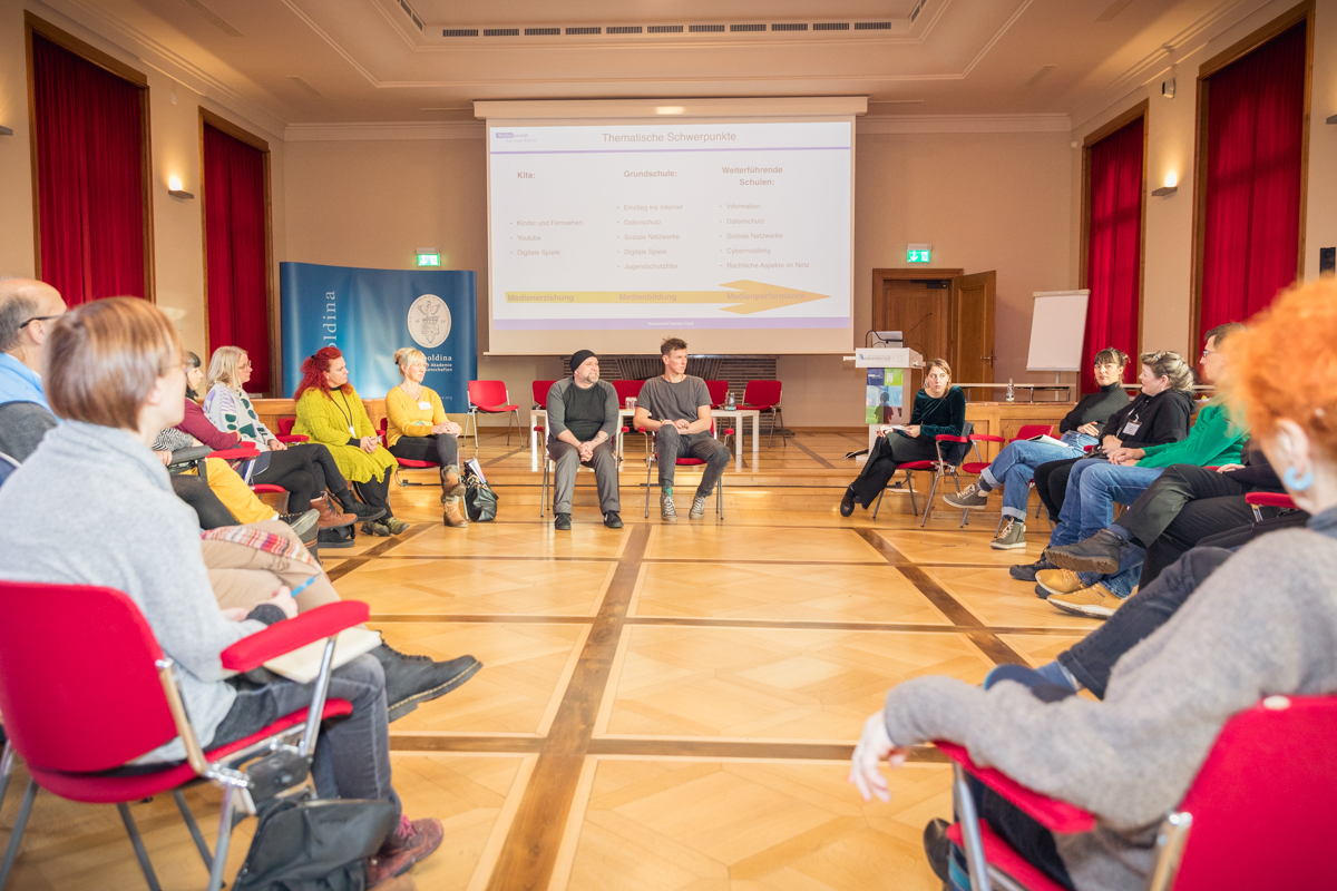 Zwei Tage #nwt2023 medien | bildung | handeln sind nun vorbei. Jetzt geht es an die Dokumentation und Auswertung der Ergebnisse. Vielen Dank an alle Mitwirkenden und Teilnehmenden, die rege diskutiert und uns zum Handeln inspiriert haben.