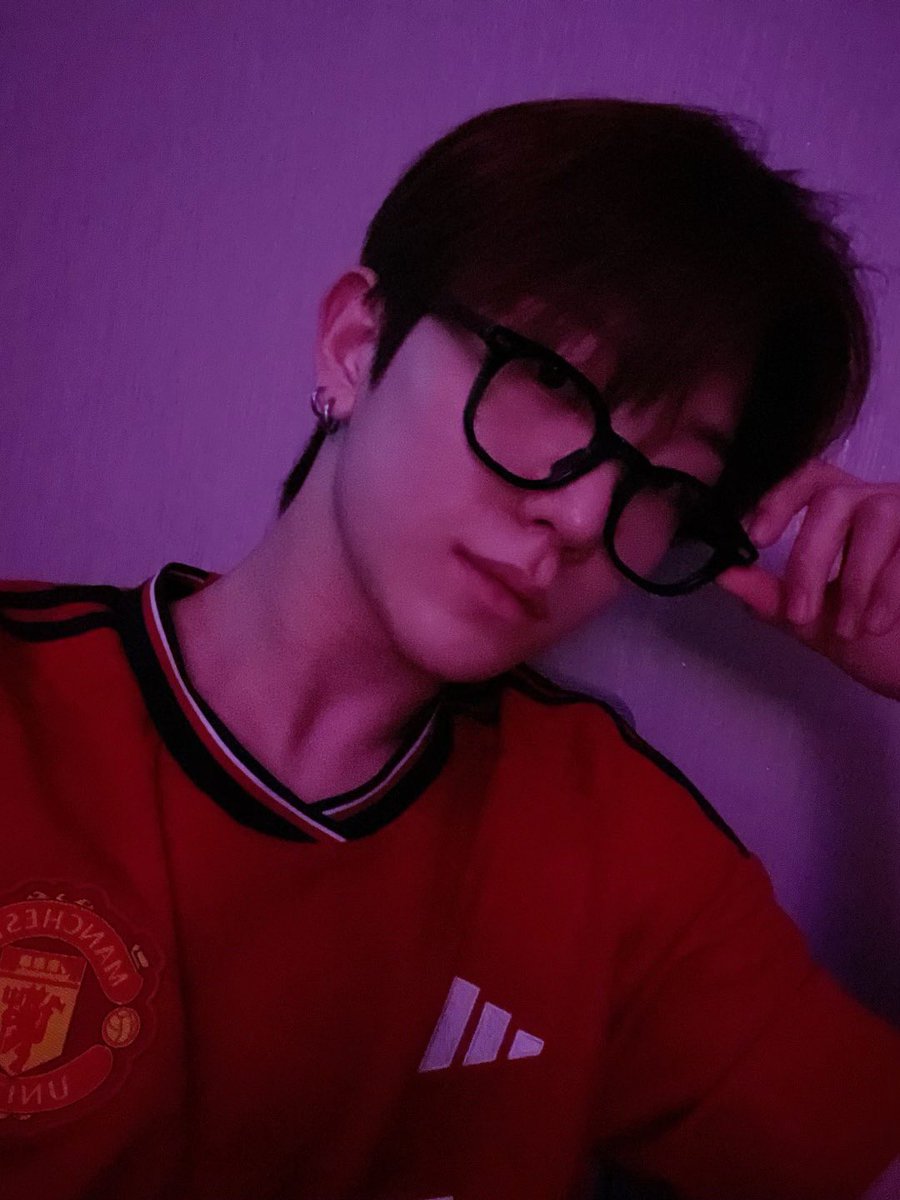 TNX_twt's tweet photo. 좋은 주말 보내요🧸🖤
(노래 꼭 들어봐! 댑악❤️)

#오성준 #SUNGJUN https://t.co/ja4hWrs5ja