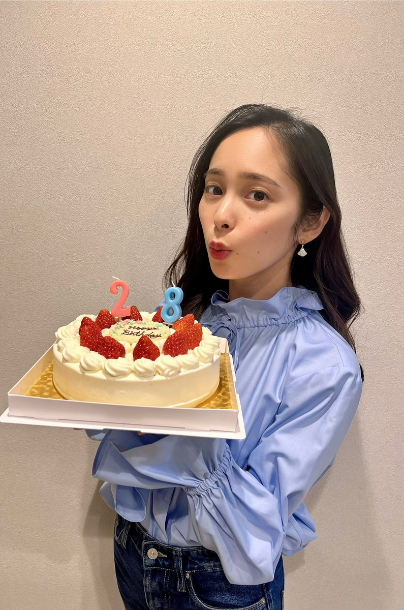 yuki_uchida_'s tweet photo. 本日28歳になりました☺️！♡
キャスターを辞めてもコメントやいいねなどリアクションをくださり、いつも本当に感謝しています。そしてコミュニケーションを取ることができて嬉しいです🕊️
今は充電期間中ですが、今後また何かあればお伝えさせてください🌿どんな一年になるか…ワクワク🐮♪ https://t.co/pwTKGekMEC