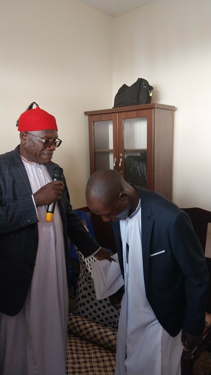 Ssazabusiro's tweet photo. Omwami w'omuluka Mut. V Buddo n'omumyuka we batuuziddwa era nebalayira
@BugandaOfficial 
@JosephKawuki_ https://t.co/ps8aujT9hJ