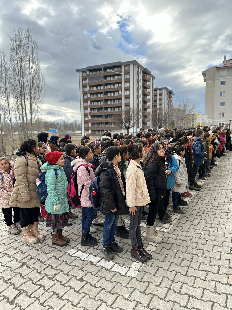Ödül Töreni 🎁 | Türkiye Geneli Deneme sınavı sonuçlarına göre kendi sınıf seviyesinde birinci olan öğrencilerimize hediyelerini teslim ettik. 

Dereceye giren öğrencilerimizi tebrik ediyor, bütün öğrencilerimize başarılar diliyoruz. 

#Erzurum
#Pasinler
#Hasankale
#ÖdülTöreni