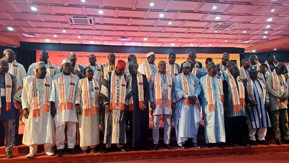 Cgeci_Officiel's tweet photo. Investiture du Nouveau Président du Conseil National du Patronat Burkinabé (#CNPB)
L’Administrateur @Aïssitou CISSE-SEYE, a pris part,  le 07 décembre 2023, à #OUAGA2000, à la Cérémonie d’installation officielle du nouveau Président du #CNPB, Monsieur Idrissa NASSA.
#CGECI
#CNPB https://t.co/eyhWp3R6Ga