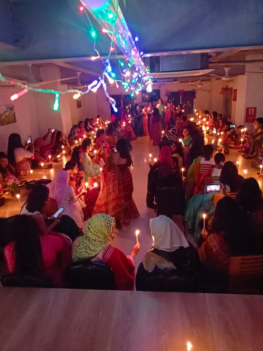 Ogacheri's tweet image. Day 14 of #16DaysOfActivism 

Celebrating contribution of female humanitarian workers in remote locations by ensuring duty of care, accountability to end sexual violence and promote participation/leadership.

#FHW role models for refugee women and girls

Sari party in #BhasanChar