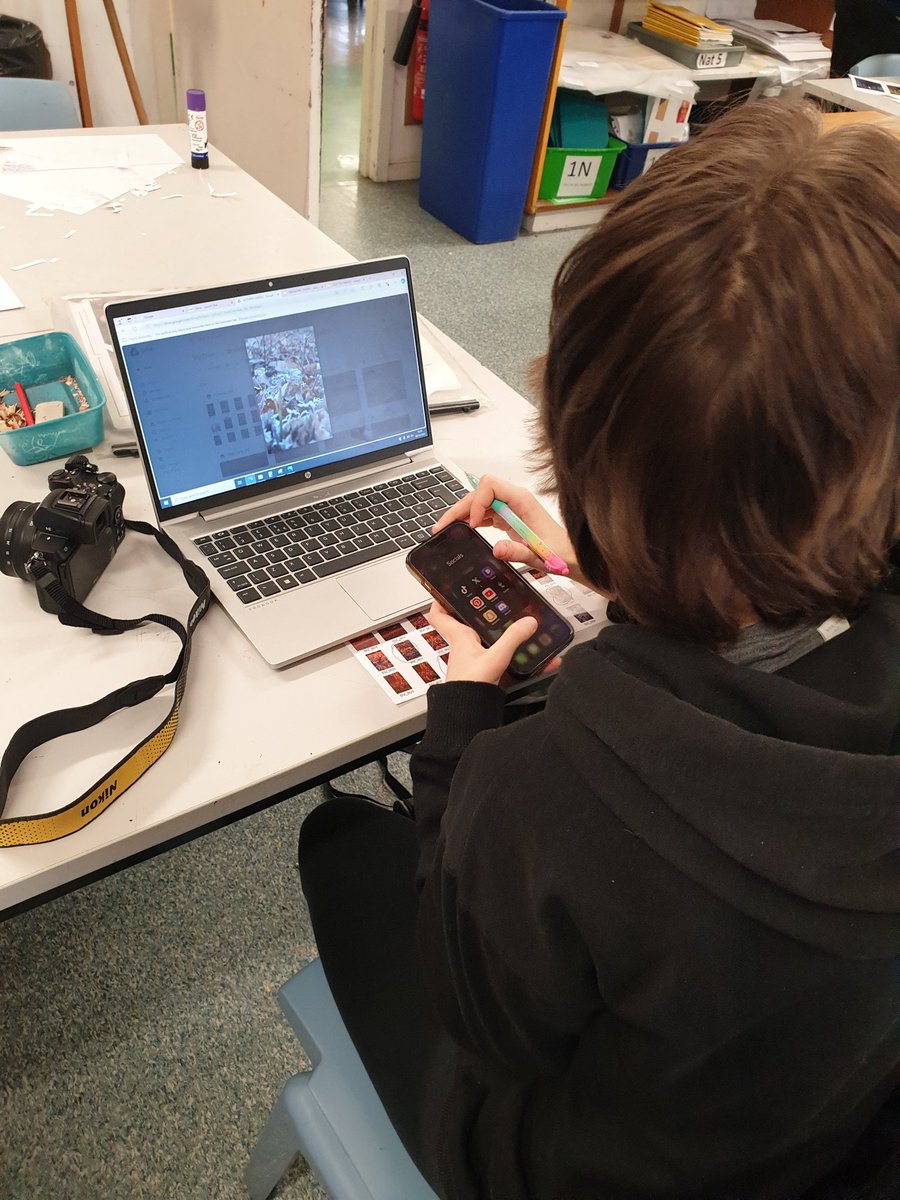 BlairgowrieART's tweet image. Our AH Art &amp;amp; Design pupils working hard on outcomes for the Expressive Arts Show next Thursday night! 🥰 #creativedecisions #workingtoadeadline #ideas #presentingtoanaudience