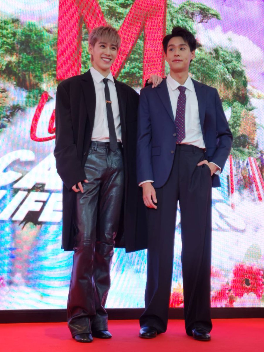 TheMallThailand's tweet photo. ดีมากกกกกกกกกกกก หล่อแบบเพลินนนนน เหมาะสม ดีงาม ดีที่สุด ดีแบบดี !! ฮืออออ 😍🤏🏻

#CapitalOfLifeWonders
#TheMallLifestoreBangkapixppkritt
#TheMallLifestoreBangkapixbbillkin 
#bbillkin  #ppkritt
#TheMallGroup https://t.co/CtzM8tymF5