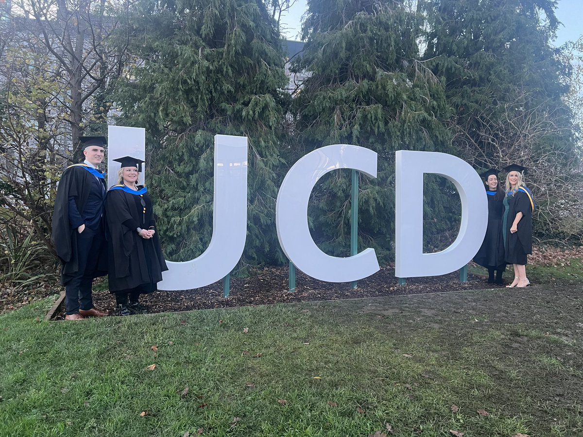 JamieGuinan1's tweet photo. Graduating with friends in @ucdsnmhs with a https://t.co/jrjr2w4QIL in clinical practice looking at how regular suctioning of intubated patients in ED can reduce rates of VAP. Special thanks to all in @MaterTrauma for support! @EllenShaugh @cat_conn @comer_christin @siobhankenny0 https://t.co/1WgztgMTmg