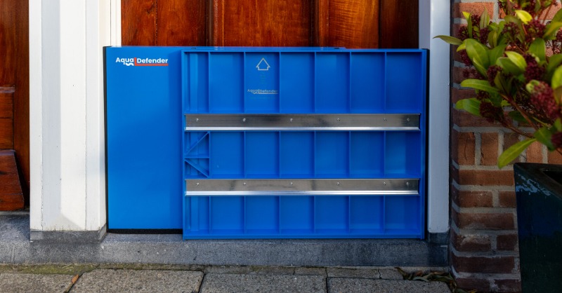 AquaDefender_NL's tweet photo. Bescherm je woning tegen wateroverlast met het universele waterschot van AquaDefender. Pre-order nu en ontvang 10% korting!