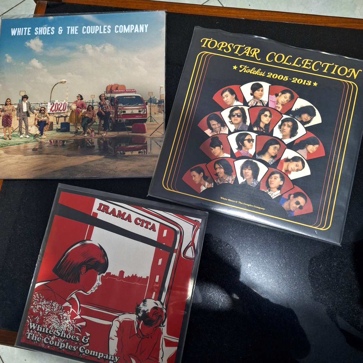 rizqifebrians's tweet photo. kata orang-orang, miskin sementara gapapa asal punya vinyl WSATCC https://t.co/ZHDx1Vz3HY