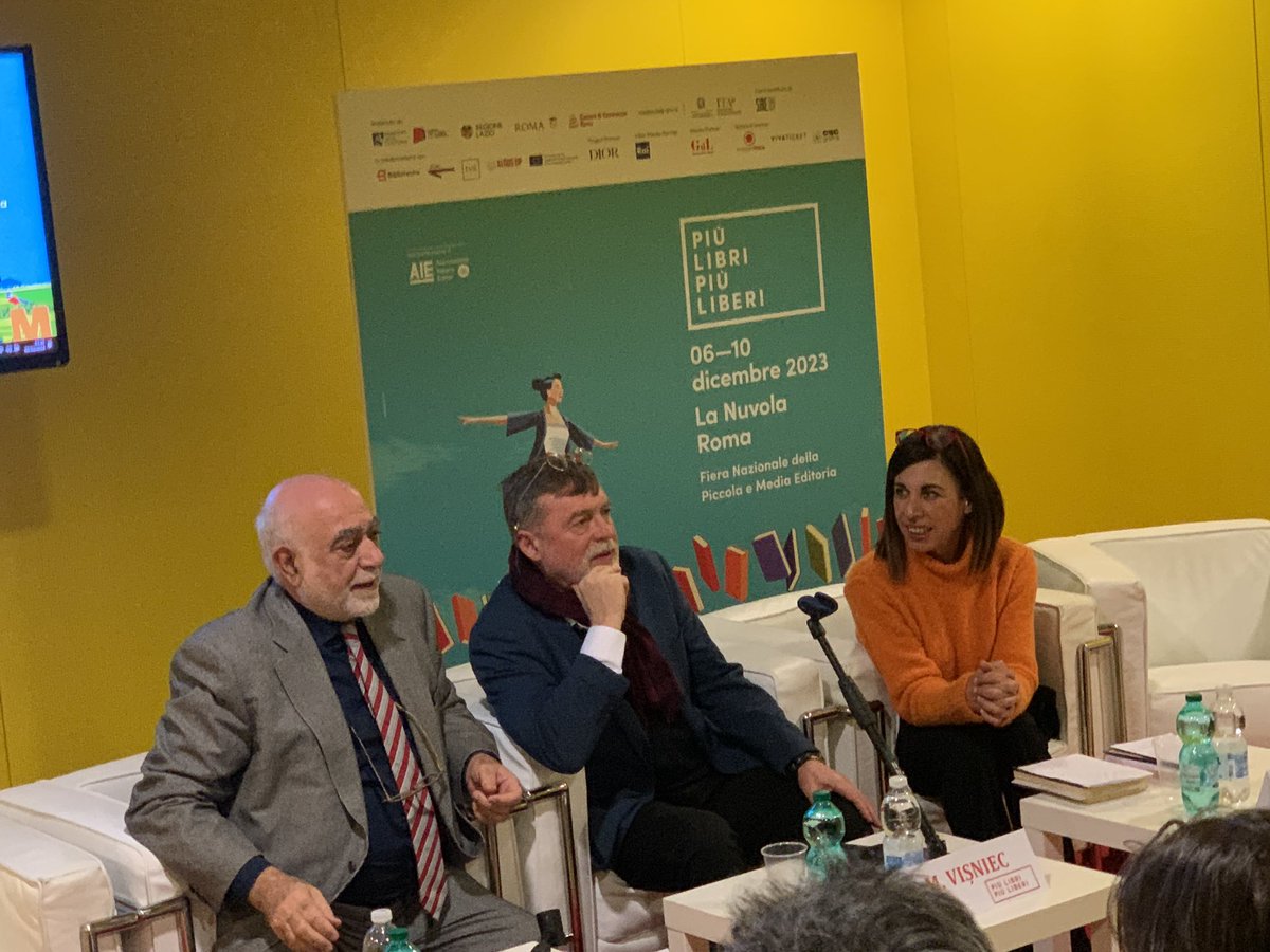 VentagliP's tweet photo. #IlVenditoreDiIncipitPerRomanzi

di Matéï Visniec
Trad. Mauro Barindi
@VolandEdizioni
Sala Antares ~ @piulibri23 con Bruno Mazzoni
#plpl2023
#IronieDellaForma su #VentagliDiParole https://t.co/ZlrXsGwhMs