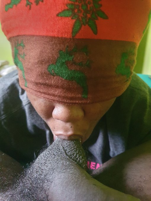 Sucking balls early in the morning https://t.co/HW6ewNliVS