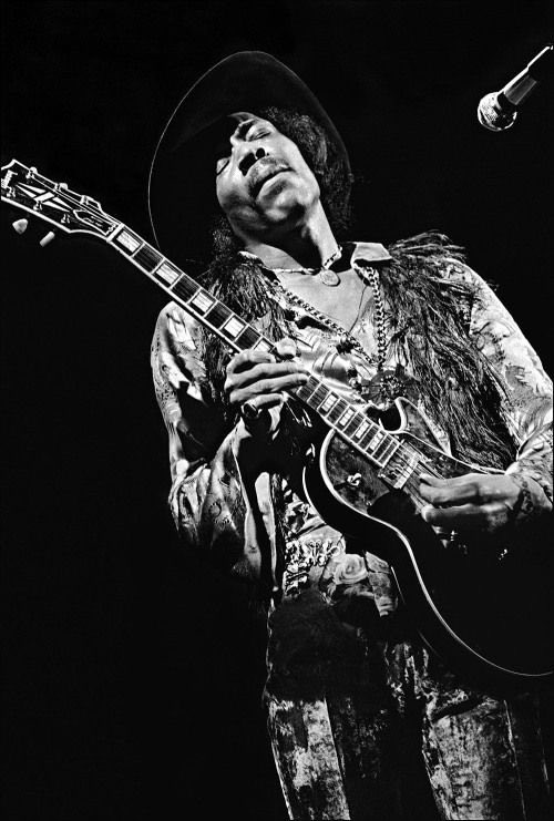 Buen día, hoy viernes rocanroll, como todos los días, buen día Jimmy 🎶🤘🏻