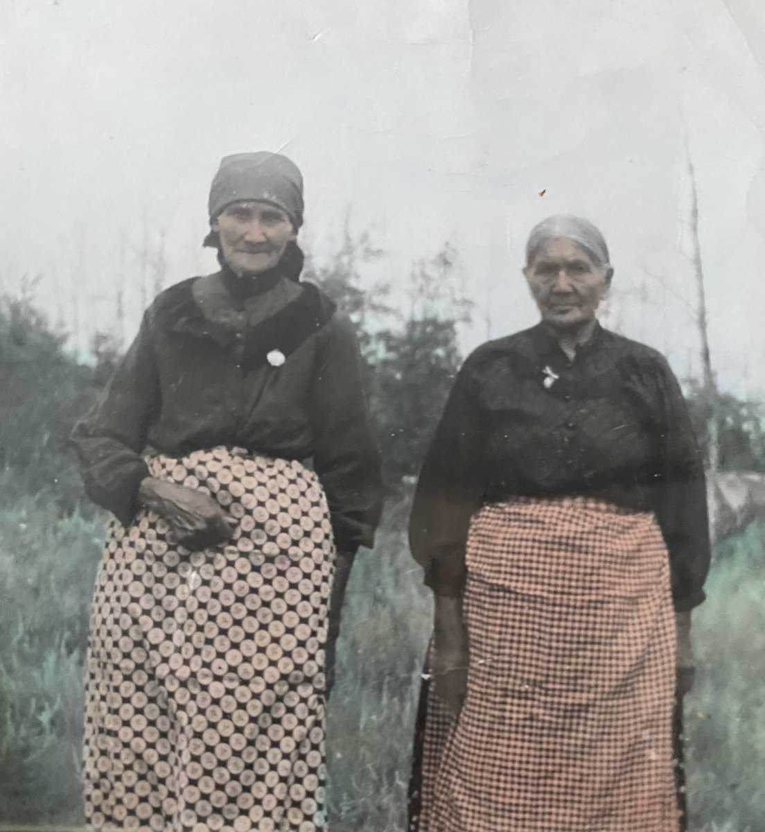 Carollafun's tweet photo. @Homegrowngirl2 My #chapan #greatgrandmother Sarah Arcand Greyeyes and her sister Julia Arcand Dubois. #MuskegLake https://t.co/oRkc14MomY