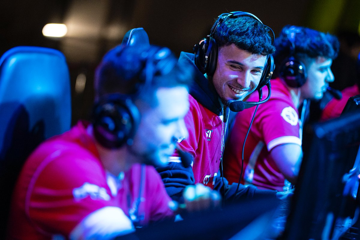 OWN Fest: VLC & ZGZ 2025 (@openworldnowcom) on Twitter photo 🏆 DOGMINATION IBERIAN PREMIER
¿Qué equipo se llevará la Gran Final del duelo ibérico? 💥
🇪🇸 <a href="/FALKE_EC/">Falke Esports</a> 🆚 <a href="/RhynoEsports_/">Rhyno Esports</a> 🇵🇹 🏆 DOGMINATION IBERIAN PREMIER
¿Qué equipo se llevará la Gran Final del duelo ibérico? 💥
🇪🇸 <a href="/FALKE_EC/">Falke Esports</a> 🆚 <a href="/RhynoEsports_/">Rhyno Esports</a> 🇵🇹