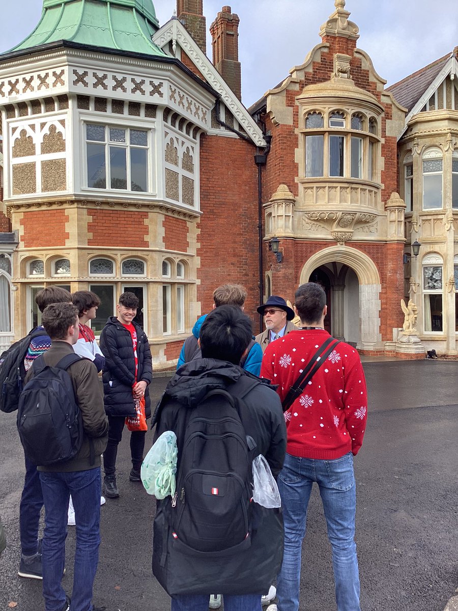 Our A Level students have arrived at @bletchleypark and started their tour discussing code breakers and encryption. @StPetersSch
