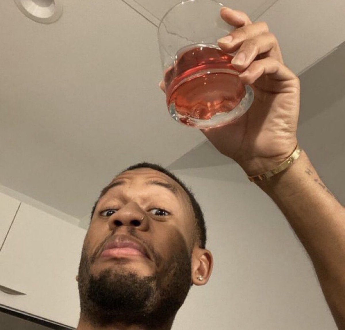 yem6fine's tweet photo. Me anytime DJ play #EvilReceive . https://t.co/1wcmUCJMXg