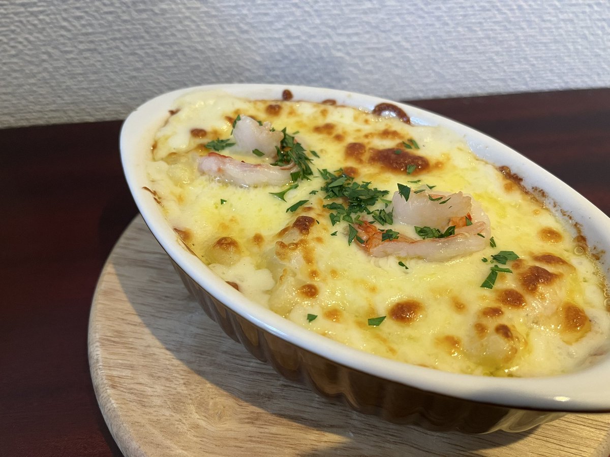海老グラタン🦞冬といえばグラタン。火傷するほど熱々です🔥なかなか美味しくできたのに娘は嫌いな模様😂
#おうちごはん 
#Twitter家庭料理部