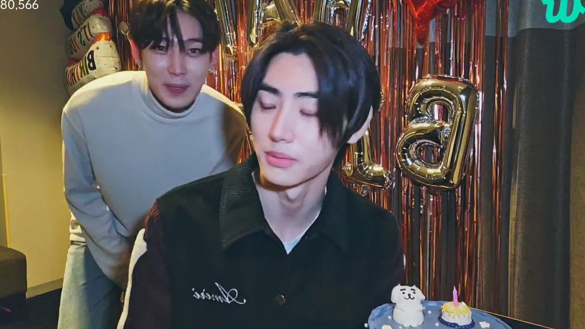 sunsungallery's tweet photo. SUNGHOON BIRTHDAY LIVE WITH SUNOO 😭😭 https://t.co/VeuA7zXGE2