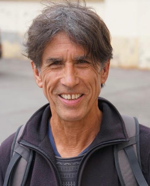 Utopia_56's tweet photo. À Dunkerque, Pierre poursuit une grève de la faim depuis 16 jours. Il demande :
- l'accès à l'eau sur les campements
- l'arrêt des expulsions pendant la trêve hivernale
- que l'État respecte les associations sur le terrain

Devoir en arriver là pour si peu est insupportable. https://t.co/UfvNdwSaWI