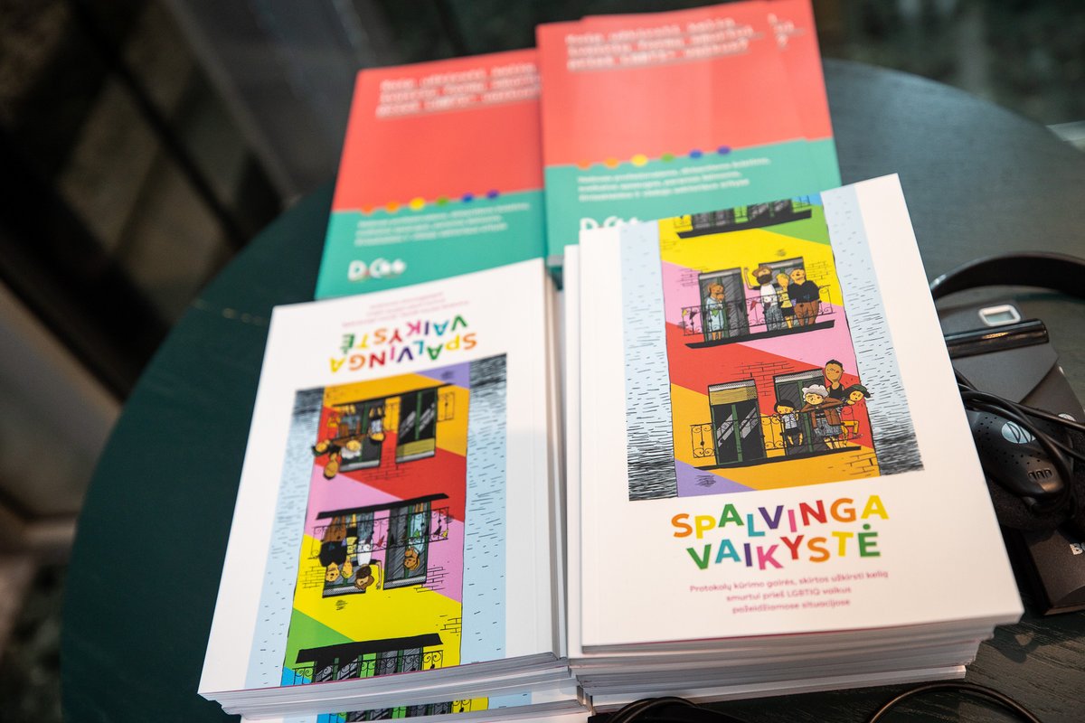 An info-day, organized by LGL, took place on 7 November in Vilnius. LGL presented project materials and hosted several discussions on the situation of LGBTI youth in Lithuania.