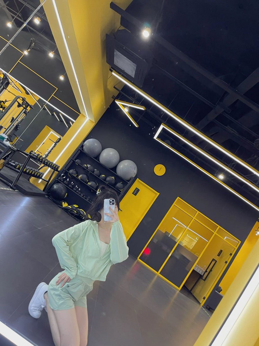 I am in a happy mood every day😀