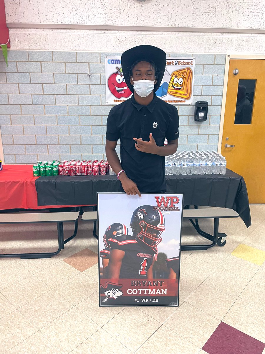 WPHS_Exposure's tweet photo. Fall 🍂🍁 Colonial ❤️‍🔥🖤 sports Banquet was a success. ✅ More rewards and more Colonials next year. https://t.co/CaNHtXabsB