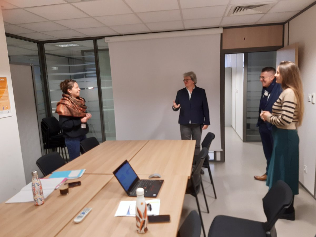 #poleeemploi #cahors 👉visite ce matin de Mme Bard, Secrétaire Générale de la #Préfecture du #Lot,avec de  nombreux échanges autour du #cej des #seniors du #rsa  #lua et métiers en tension.
👏👏👏aux équipes pour leurs explications et illustrations et 👍leur motivation.
<a href="/jalbert/">jason albert</a>