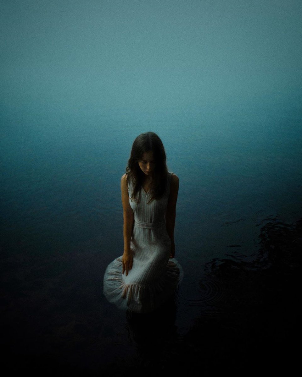 .

“I know wherever you are,
there are poems.”

― Marina Tsvetaeva
.

Albin Sjödin
.