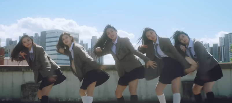 AboutMusicYT's tweet photo. Kpop songs that were included in Apple Music's 'Best songs of 2023':

NewJeans - Ditto
Jungkook - Seven
FIFTY FIFTY - Cupid
XG - Left Right
Jennie - One of the Girls
LE SSERAFIM - Unforgiven
IVE - I Am
wave to earth - Bad
V - Slow Dancing
Jeon Somi - Fast Forward
DPR Ian - Peanut Butter & Tears
Eric Nam - Don't Leave Yet
Stray Kids - LALALALA
aespa - Drama