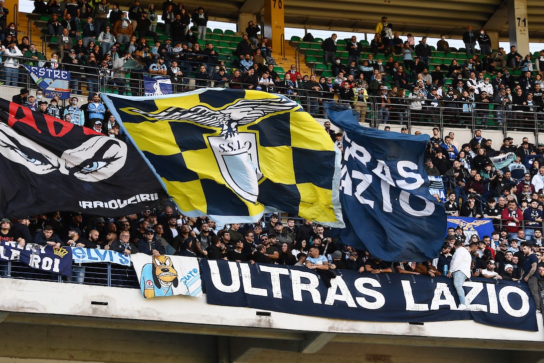 ultras1899_'s tweet photo. Hellas Vérone - #Lazio : plus de 3 000 #tifosi de la Lazio attendus dans le #Bentegodi, le jour du 60ᵉ anniversaire du stade du Hellas. 2 730 billets en parcage ont déjà été vendus et 500 sont encore disponibles. Plus de  28 000 spectateurs sont attendus samedi. https://t.co/BZfUeqV2m2