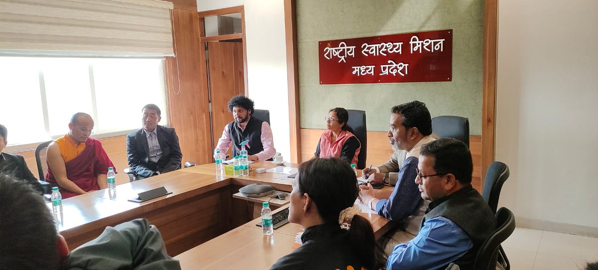 NHM_MP's tweet image. On December 8th, NHM Mission Director Ms. Priyanka Das met with the delegation to discuss further collaboration.

#MPHealth #AdolescentHealth #SchoolHealth #Bhutan #RKSK #NHMMP @MoHFW_INDIA @healthminmp