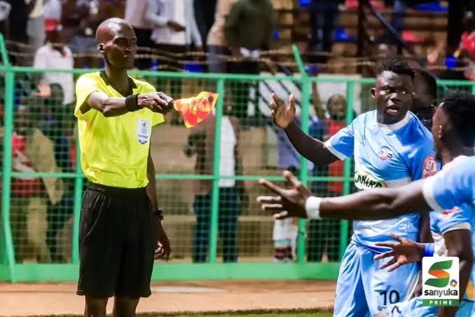 JuliusMuha's tweet photo. Reasons why Ugandan support English premier league than Uganda premier league is because of the impunity invloved https://t.co/3xeerrcMBt
