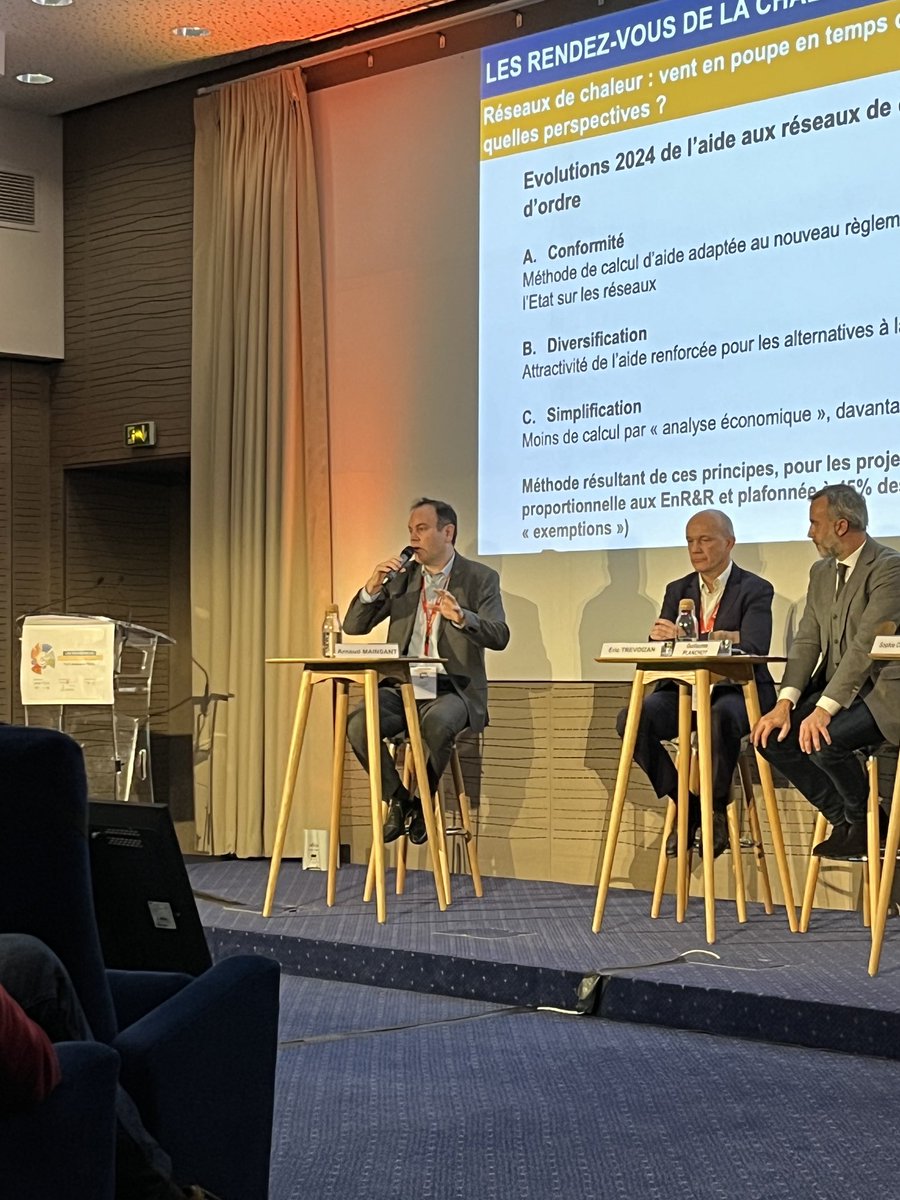 Évolutions 2024 de l’aide aux réseaux de chaleur et de froid prise de parole d’⁦<a href="/ArnaudMainsant/">Arnaud Mainsant</a>⁩ ⁦⁦<a href="/ademe/">ADEME</a>⁩