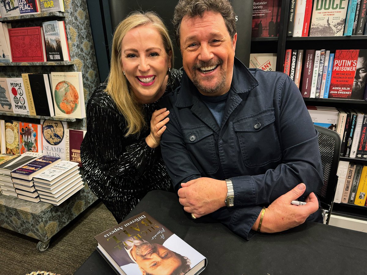 @mrmichaelball Best Xmas present! Best book. It was so so lovely seeing you Michael! #DifferentAspects