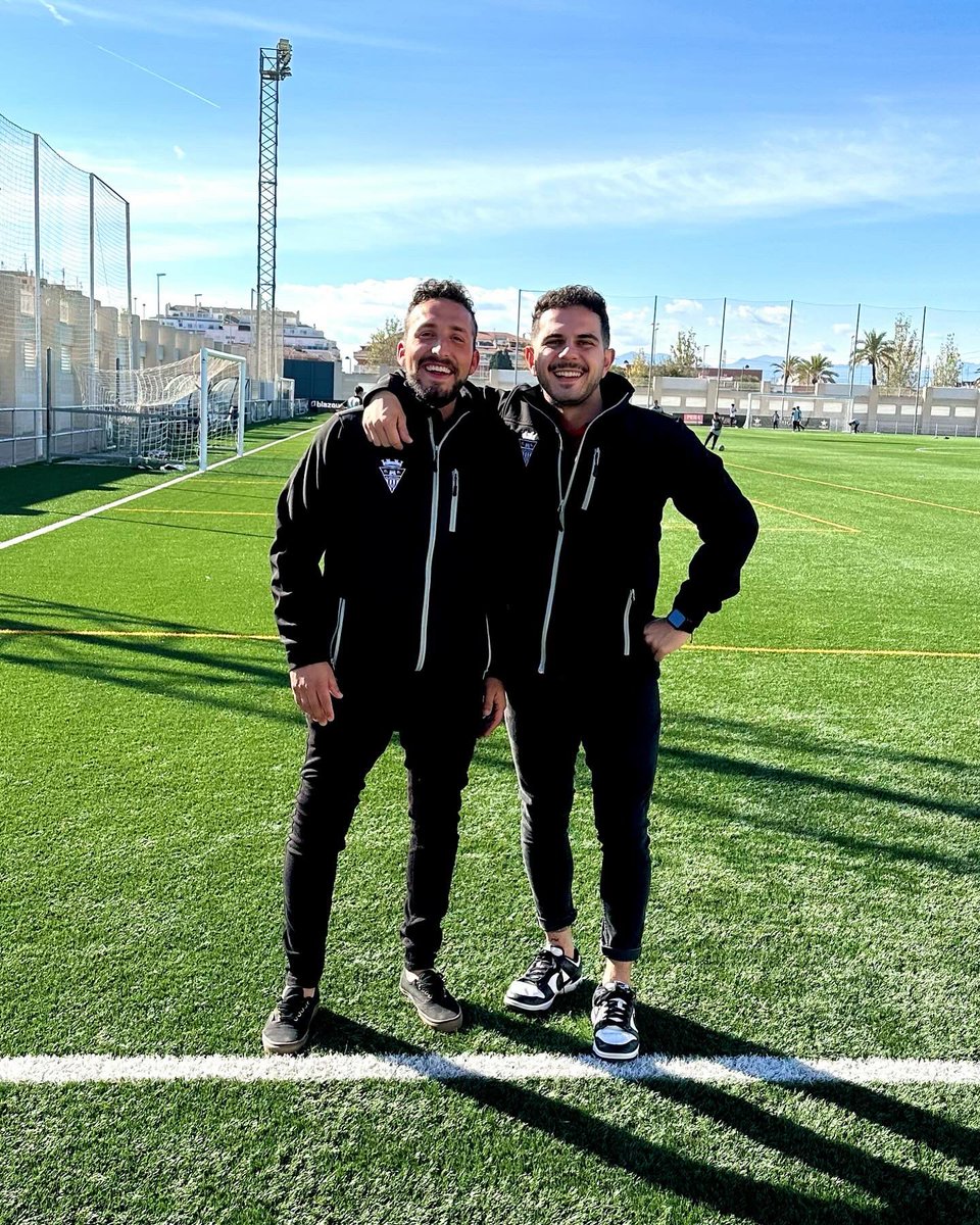 hectorrojano94's tweet photo. Coordinación deportiva @cdalmazora ✅⚽️

Llevar 27 equipos entre los dos no es fácil, pero el trabajo estará hecho siempre con toda la buena intención del mundo. Seguiremos al pie del cañón dando guerra @sergio_adell 

CD ALMAZORA ⚫️⚪️💪🏽 https://t.co/11FbKzSOsj