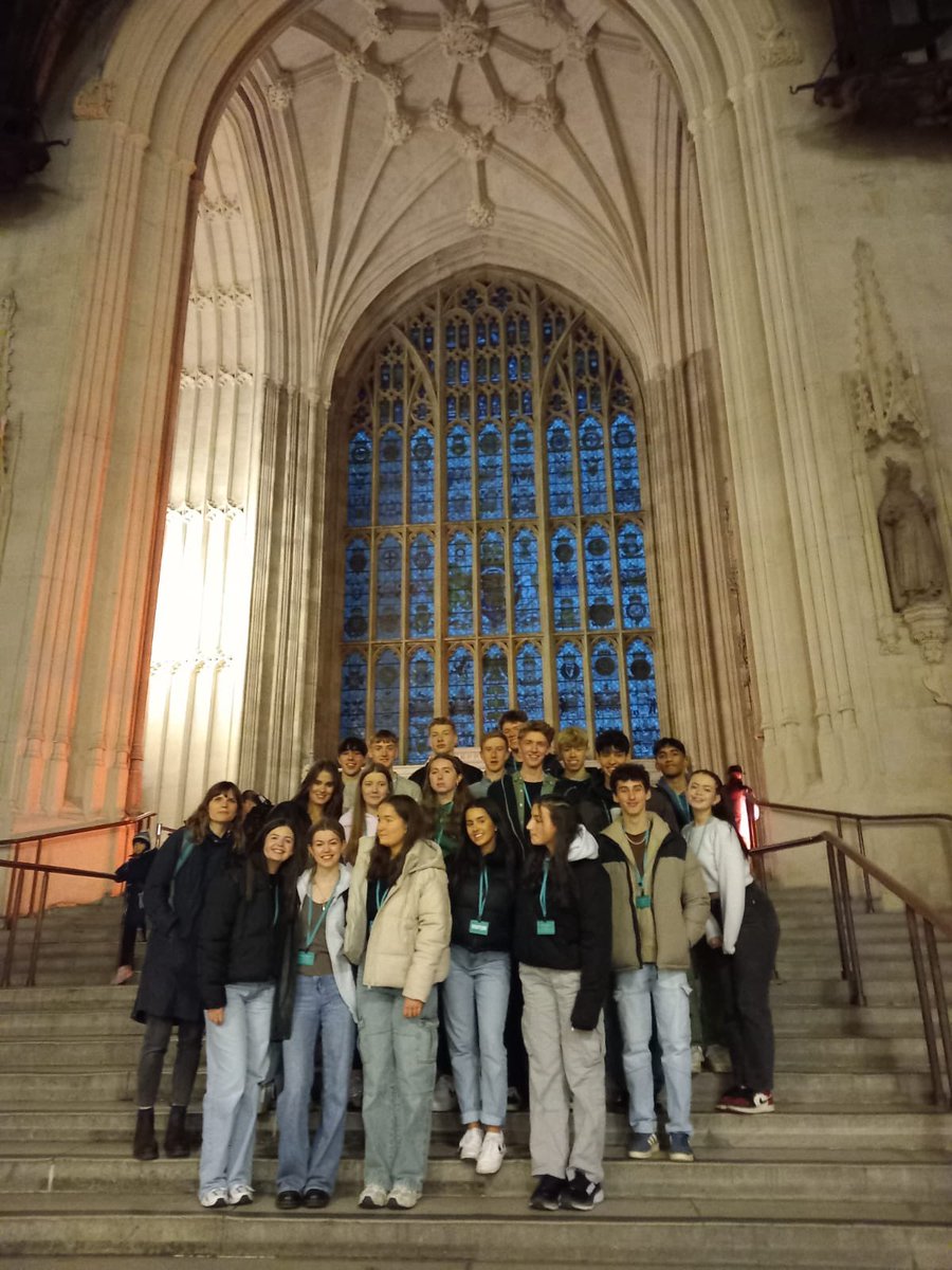 AH Modern Studies, Higher Politics &amp; Economics pupils are having a fantastic time exploring London. Highlights include Bank of England, Houses of Parliament tour and workshop, Museum of London Docklands, Covent Garden and Pizza Express! 💂🏼 🇬🇧 🎡 #LearningOutsideTheClassroom