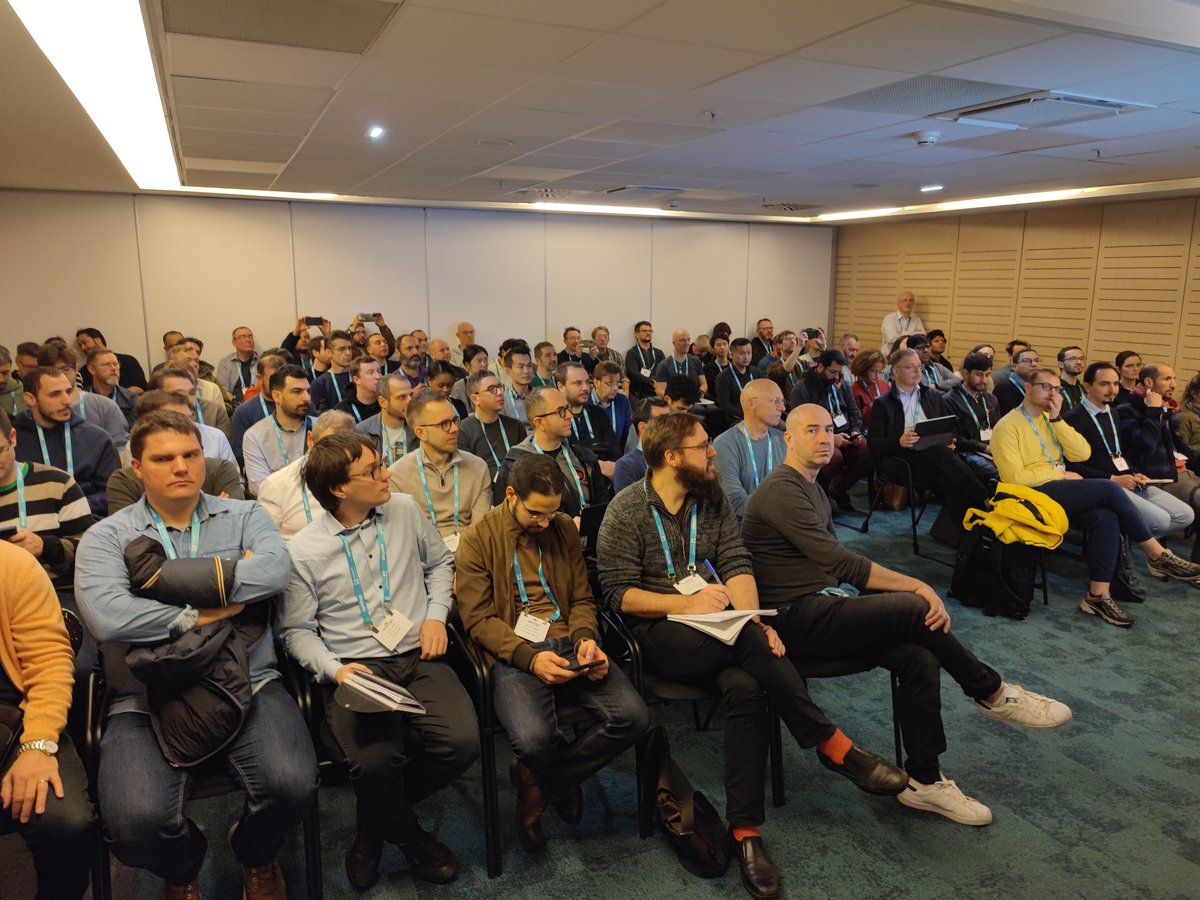 derberq's tweet image. wow, what is going on in here 😄❤️

event-driven to the moon 🚀

#asyncapiconf #apidays

@AsyncAPISpec