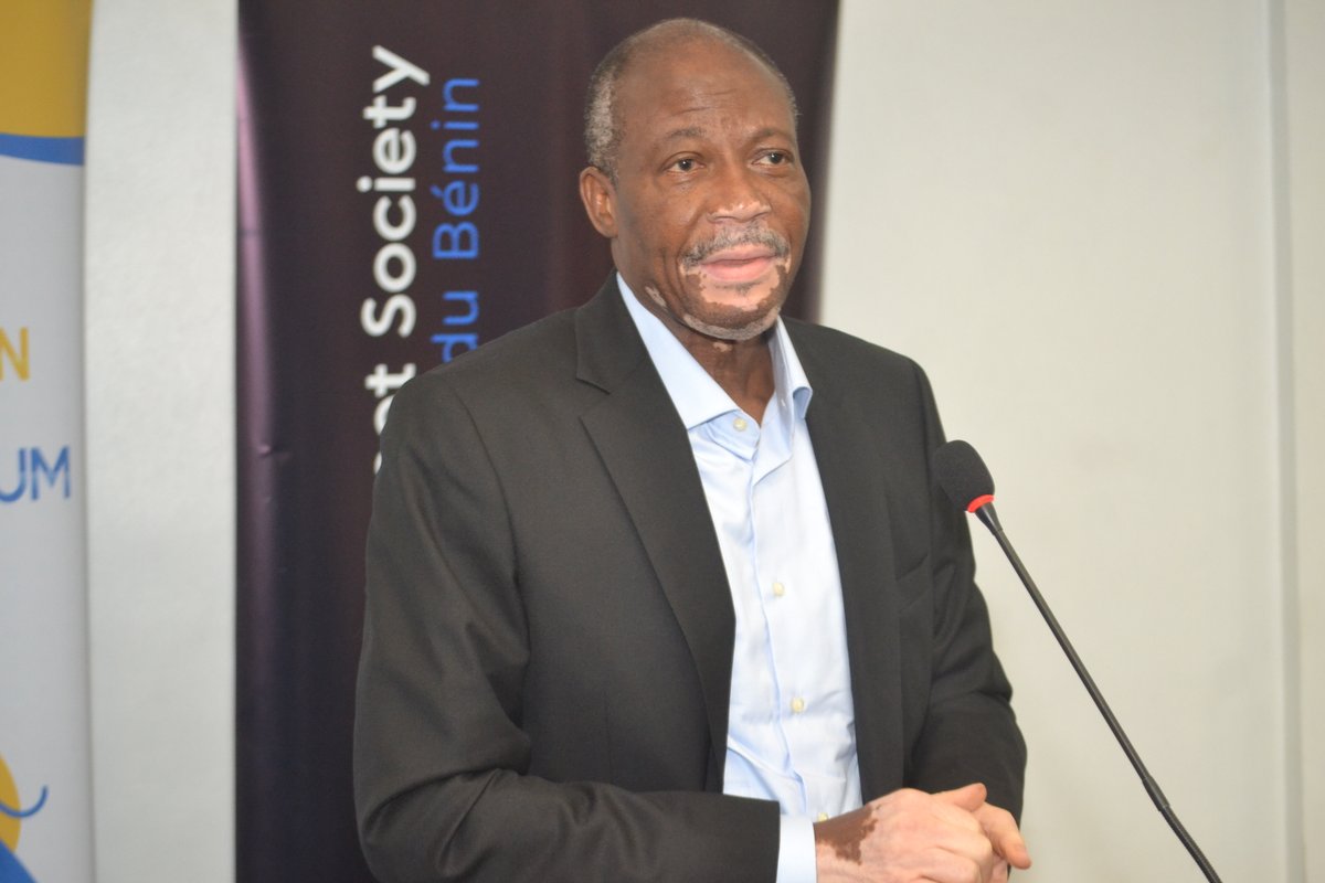 Ouverture officielle du séminaire multi-acteurs par M.   Mathias HOUNGBO, Coordonnateur du #BDF2023, M. Hervé HOUNZANDJI, Président de <a href="/isocbenin/">Internet Society Chapitre du Bénin</a> et M. Pierre DANDJINOU, Vice Président de l'ICANN pour l'Afrique.