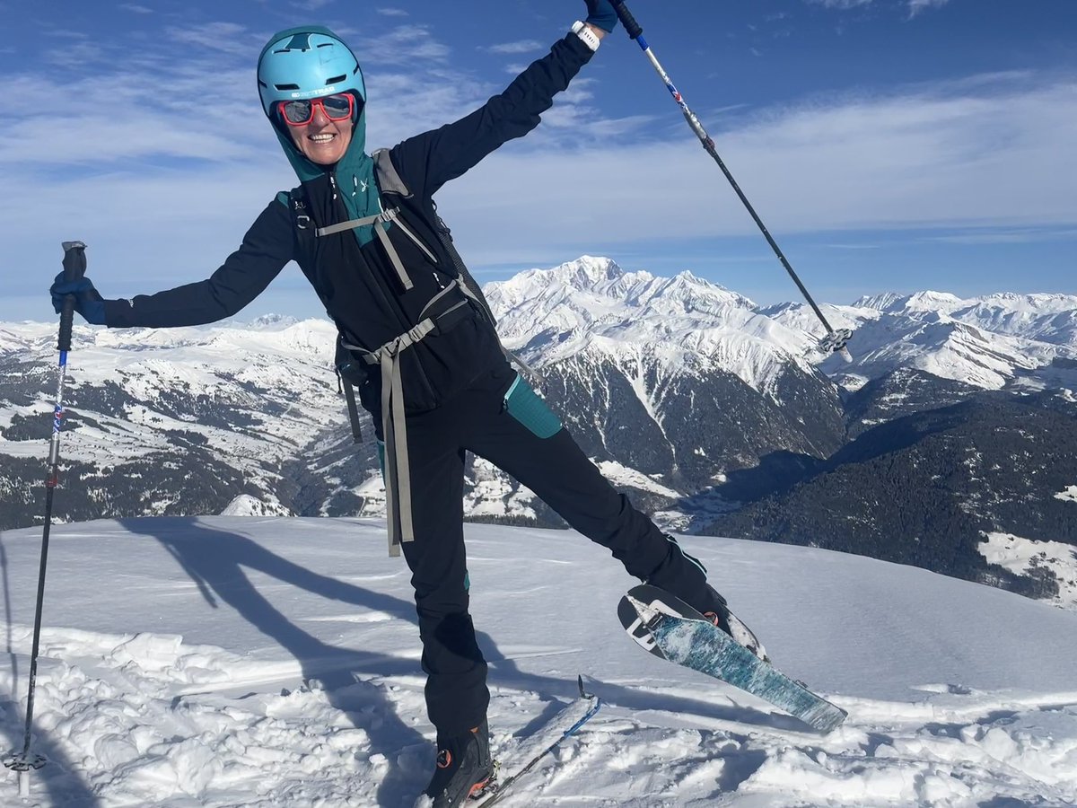 loramen's tweet photo. LEGEÉTTE DU MIRANTIN🏔️
Gaurko onena, zalantzarik gabe, astebetean hirugarrenez Mont Blanc ikustea. Maiteminduta nauka!
#areches #arechesbeaufort #alps #alpeak #beaufort #beaufortain #pierramenta #esquimo #montblanc #grandmont #euskarazbizi #euskarareneguna #mountainphotography https://t.co/acSygeLB9p