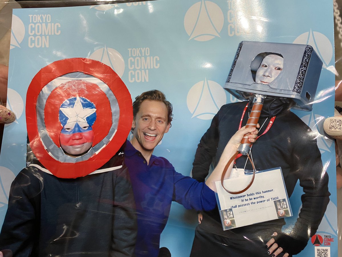 文字通り神対応でした。

めっちゃいい匂いした。

 #東京コミコン
#トム・ヒドルストン