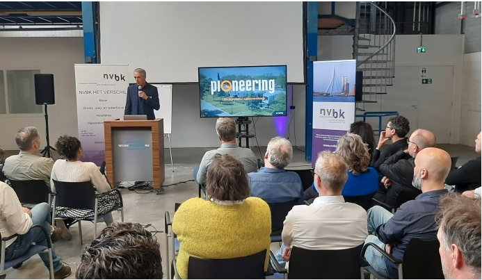 Directeur van stichting Pioneering in Enschede, Hans Hilbrands: Samenwerking en van elkaar leren is de crux.  "Wat ik vandaag leer, deel ik morgen met een ander." Bekijk/download/lees de presentatie, verslag, foto's en video: bit.ly/3Nn15Ar